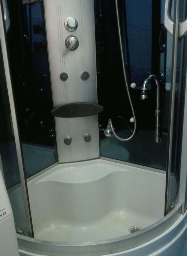 Alexandra 'S Studio Apartment Brasov Bagian luar foto